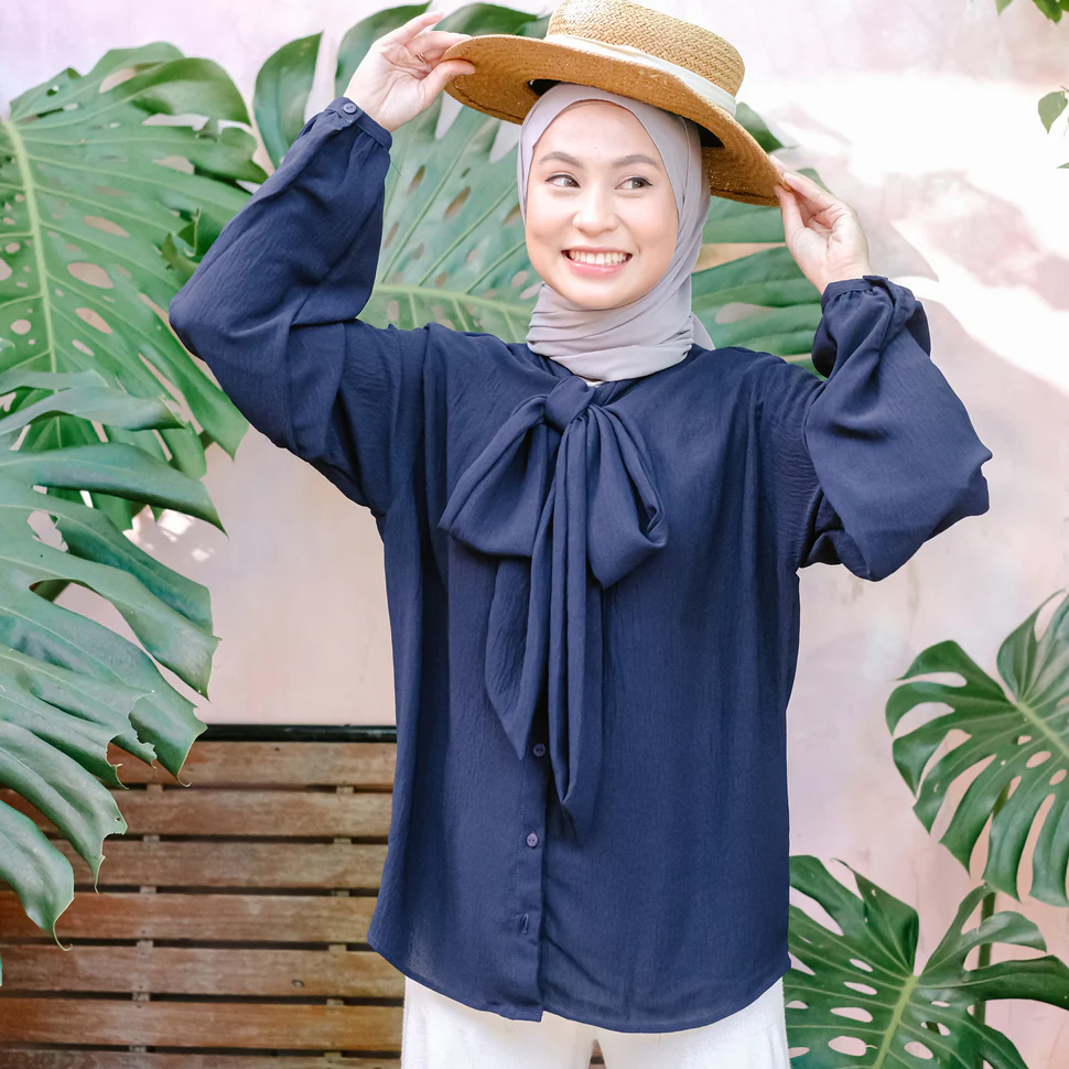 Lona Blouse Navy - Image 3