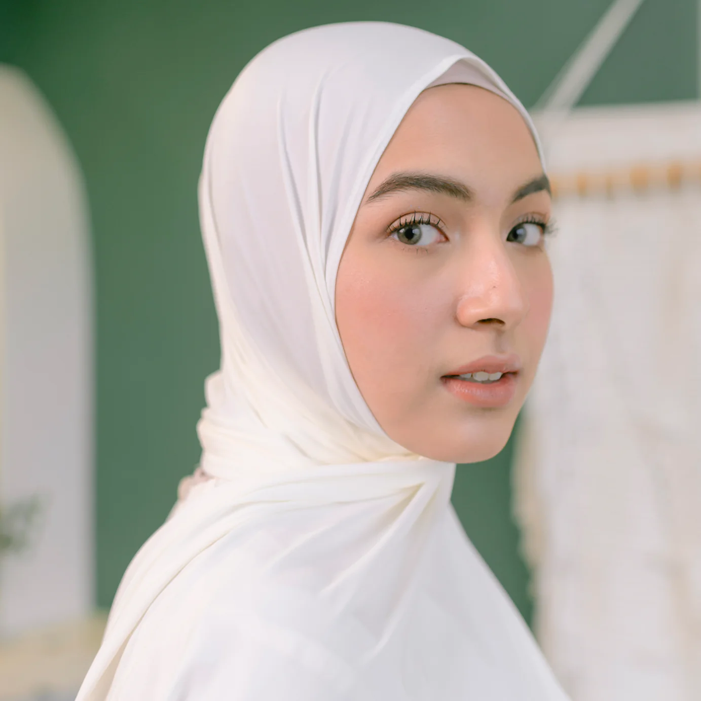 Numa Shawl (Pashmina Jersey) Broken White - Image 3
